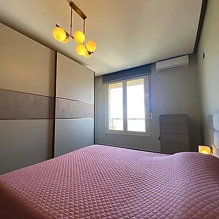 In The Center Durres, Volga District Hotel 2*