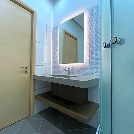 Hotel In The Center Durres, Volga District